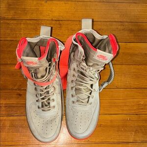 Nike Air SF AF 1 Tan and Red High-Top Sneakers Size 10.5” in excellent condition